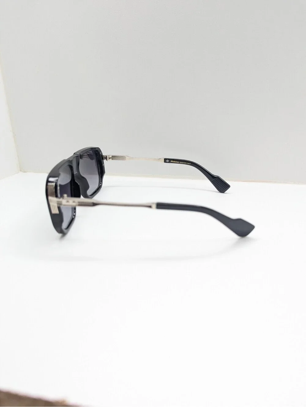 Manhattan 8MH87072 Smoke Gradient Lens Black Aviator Frame Men’s Sunglasses